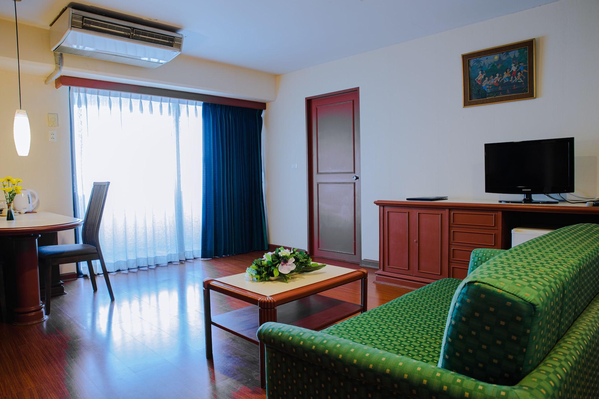 Baiyoke Suite Hotel Bangkok Exterior photo