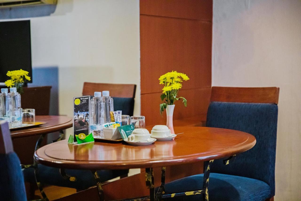 Baiyoke Suite Hotel Bangkok Exterior photo