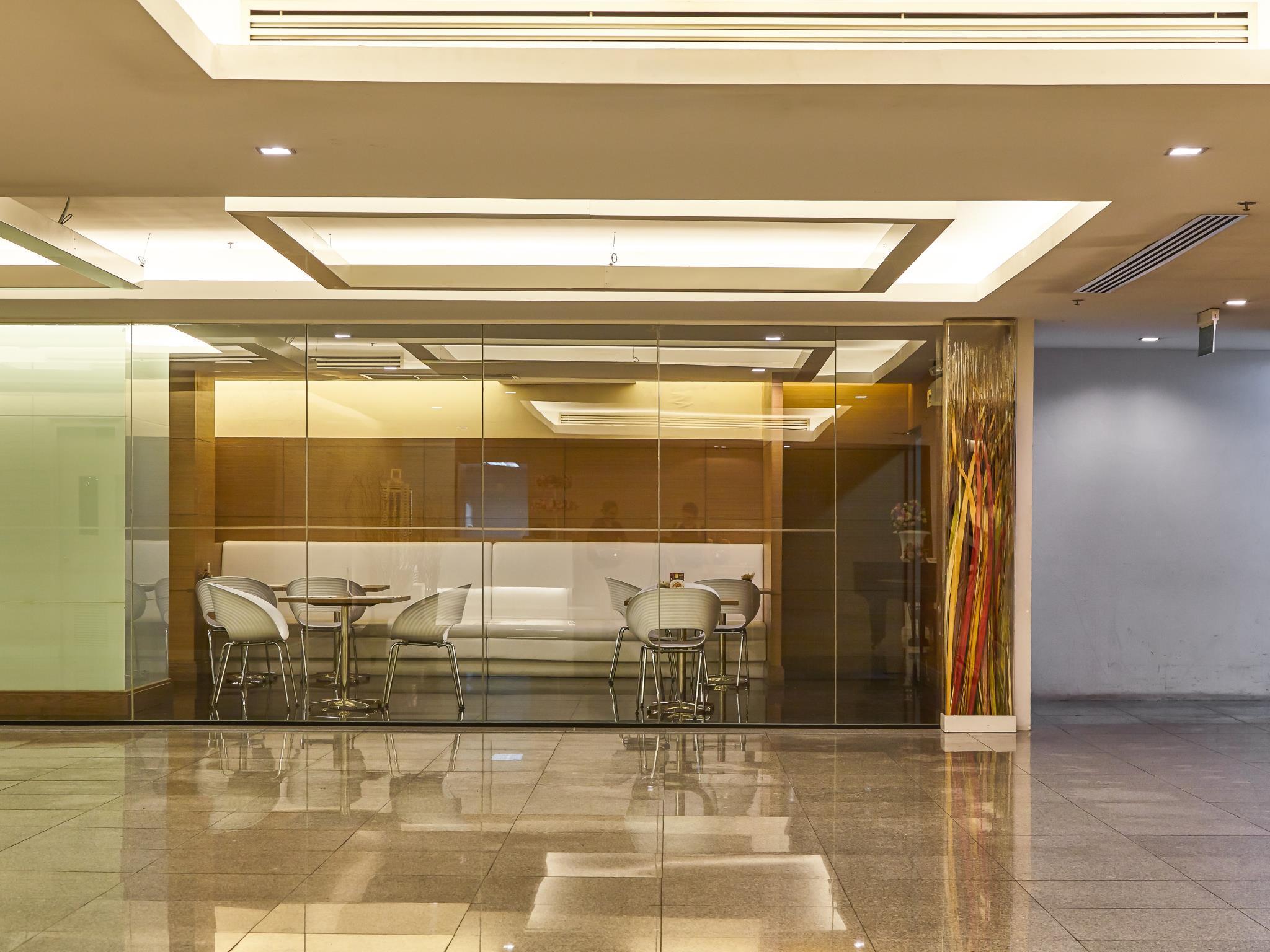Baiyoke Suite Hotel Bangkok Exterior photo