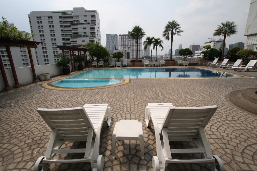 Baiyoke Suite Hotel Bangkok Exterior photo